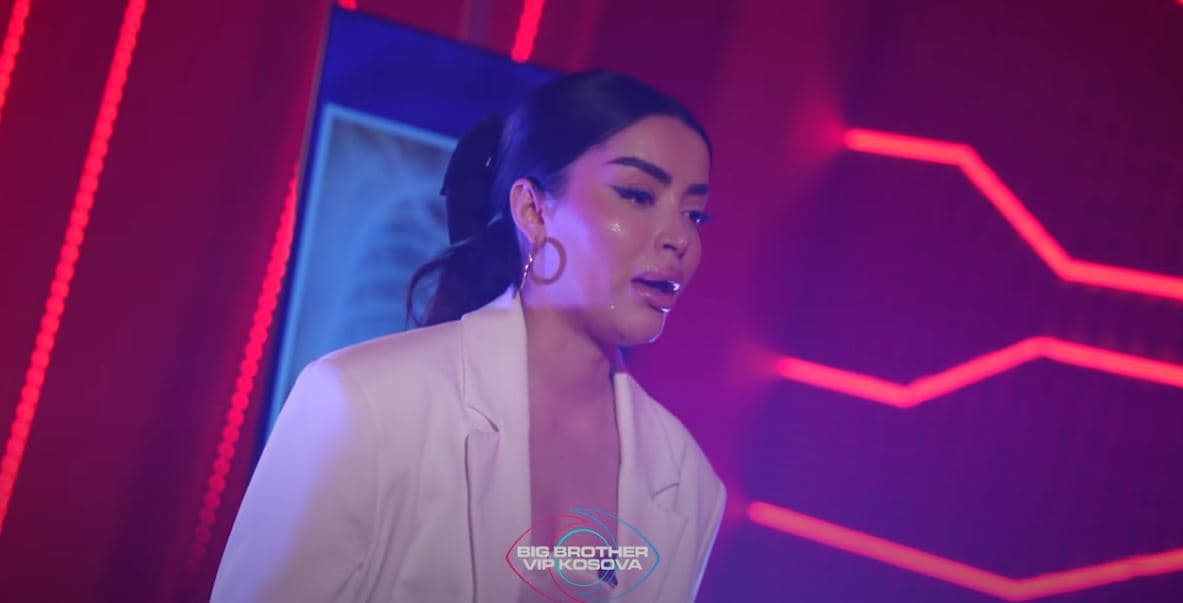 Rrëfimi drithërues i Anisës për vështirësitë e mëdha që ia solli jeta! (VIDEO)