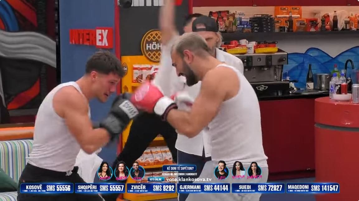 Driloni e Kevini improvizojnë një meç boksi në ‘Talent Show’ (VIDEO)