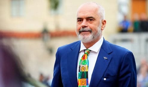 Edhe Edi Rama uroi Ditën e Verës