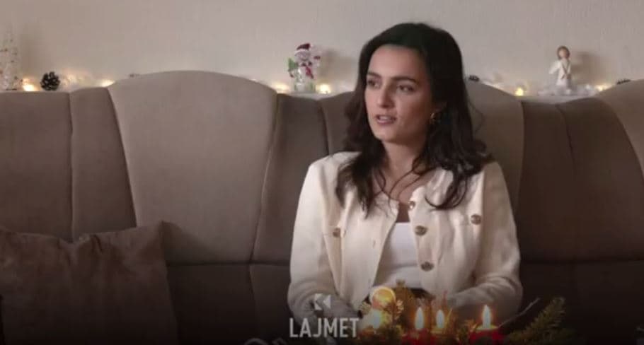 Familja dyfetare: Nëna me hoxhë, babai me prift - Linda kënaqet