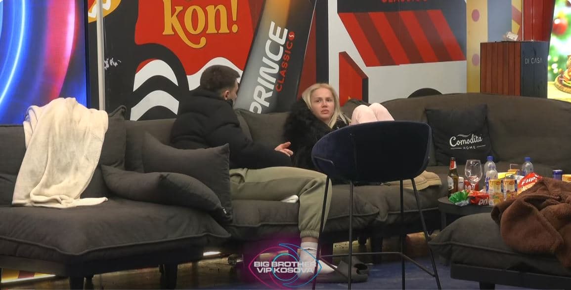 Sara dhe Fitimi diskutojnë për punën e parë që kanë bërë (VIDEO)