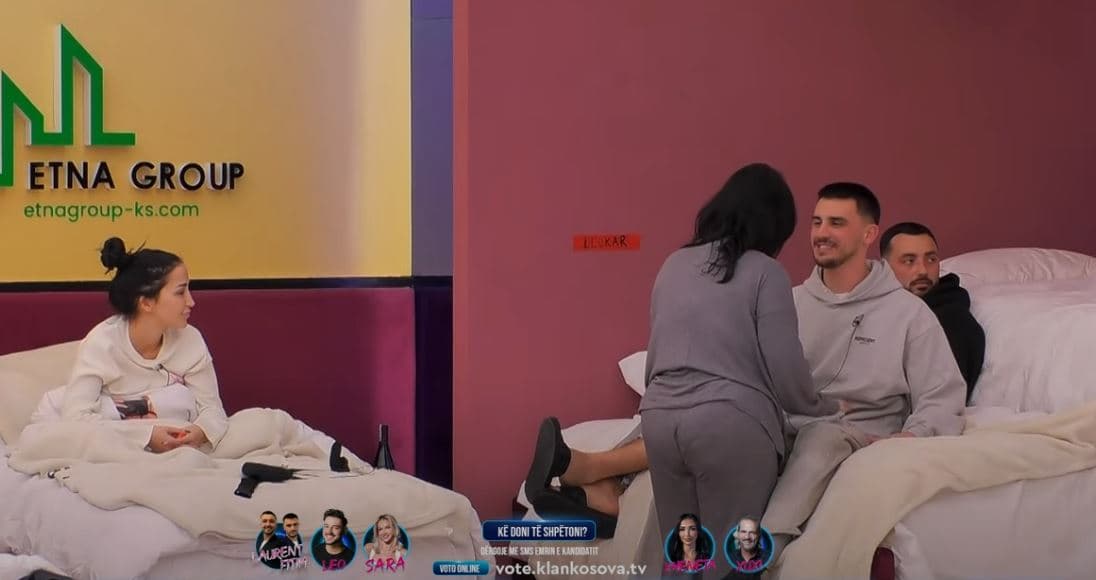 Gresa dhe Fitimi imitojnë përqafimet e Drilonit me Sarën (VIDEO|)
