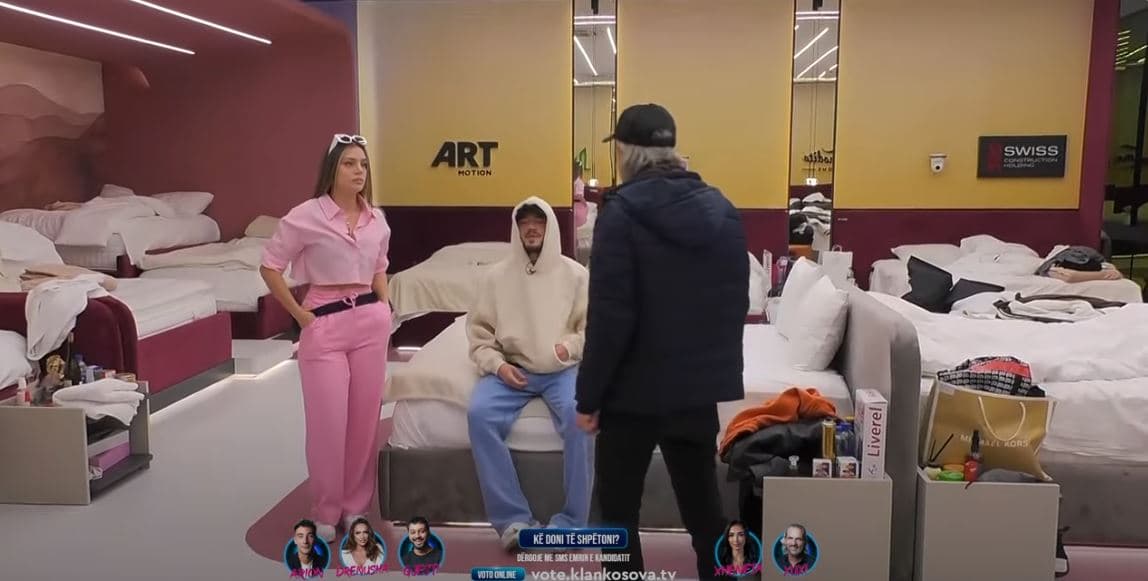 ‘Po dojnë me ju nda’, Xuxi i jep një sinjal Leo-s dhe Lelës (VIDEO)