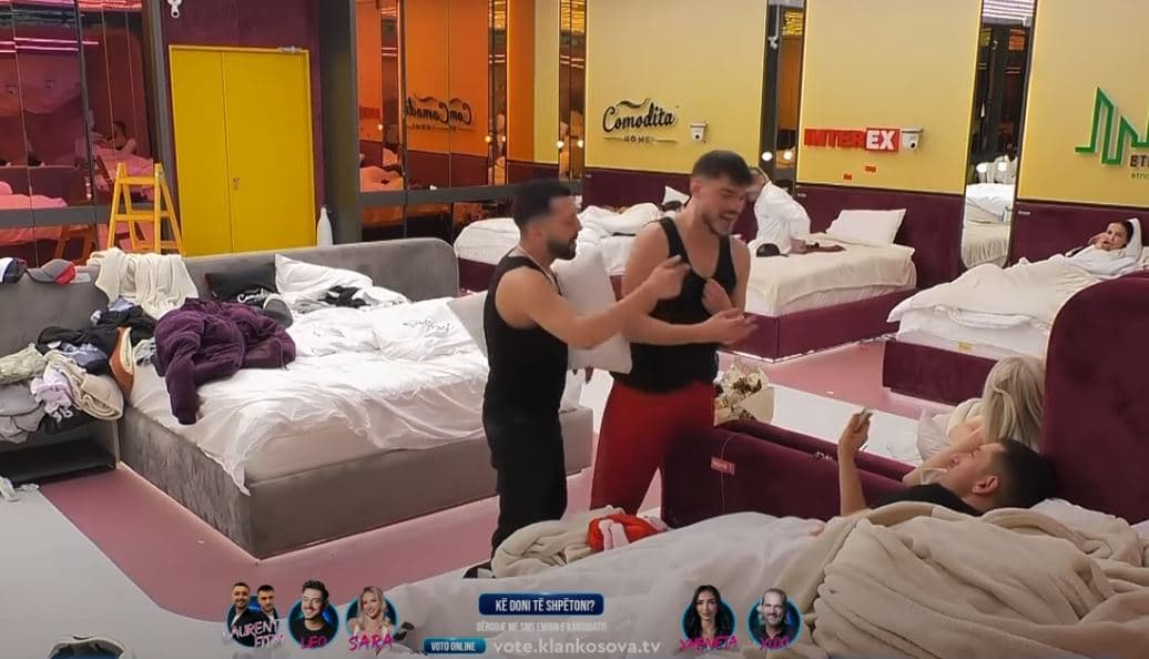 Gjesti dhe Leo me ironi ndaj Vullnetit: Me 3 mijë followers, gazetari më i mirë i vitit (VIDEO)
