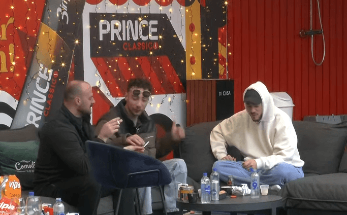 Pauli, Arioni e Leo rrëfejnë historitë më interesante në futboll (VIDEO)