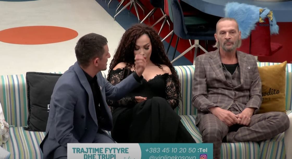 “Hajde bonu gay” , orientimi seksual i Vullnetit plas debat në Prime, Xuxi: S’jam homofob (VIDEO)