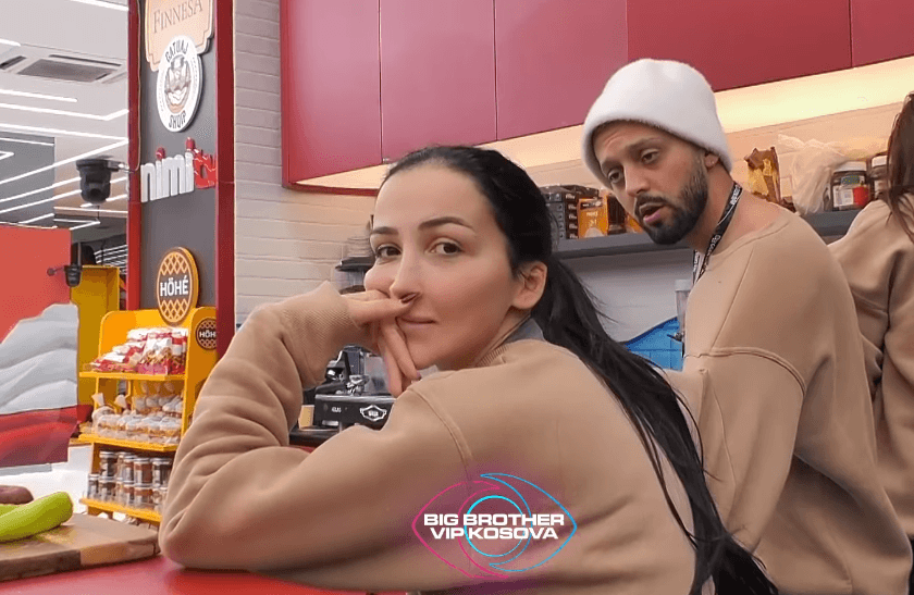 "Përshëndetma nanën!", Gjesti ka një lutje për Xhenetën (VIDEO)