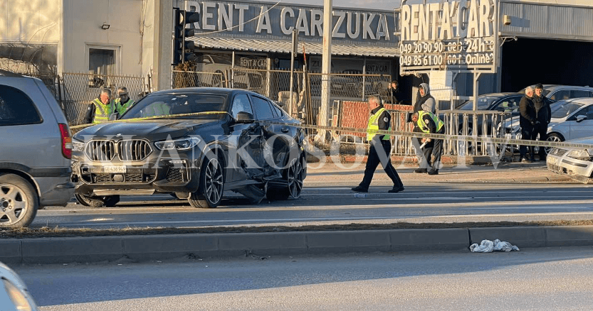 Pamje nga aksidenti mes katër veturave te Zona Industriale (FOTO)
