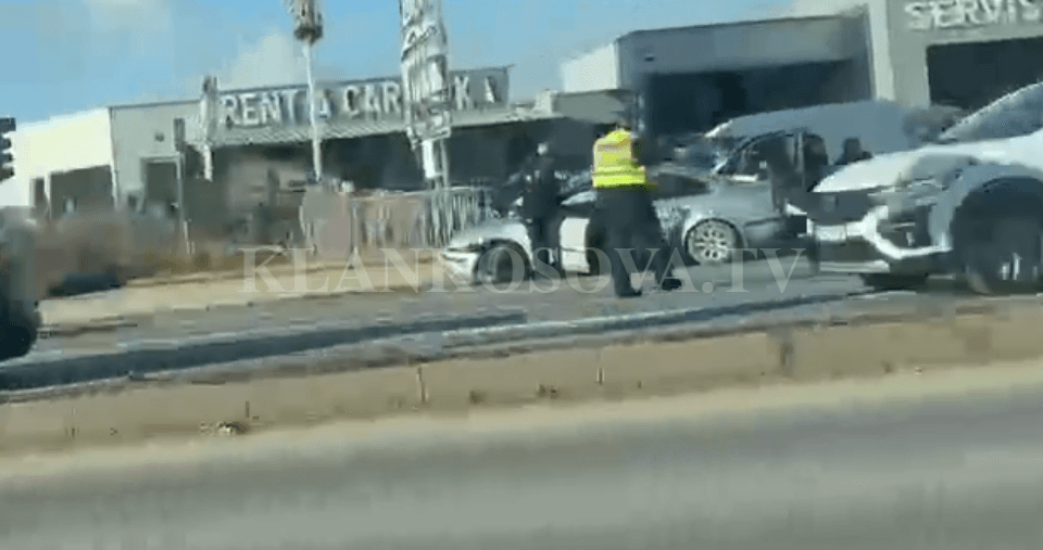 Aksident mes tri veturave te Zona Industriale, s’dihet për të lënduar (VIDEO)