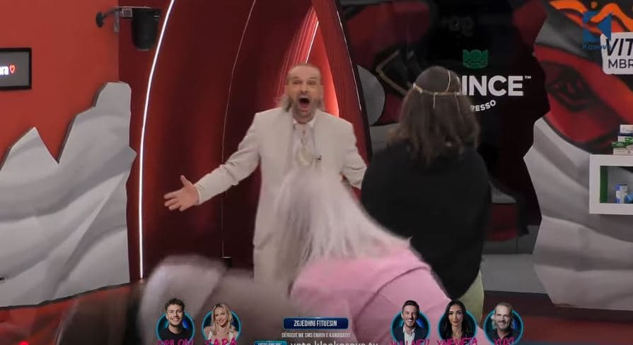 Momenti emocionues kur Xuxi takon familjen e tij brenda shtëpisë së BBVK3 (VIDEO)
