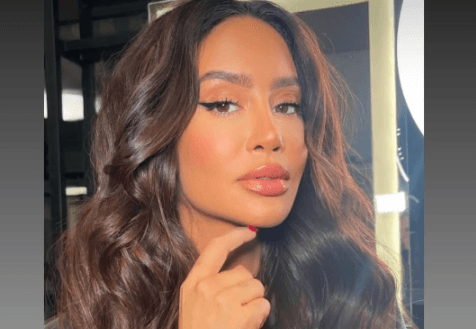 Dafina Zeqiri uron Kurban Bajramin