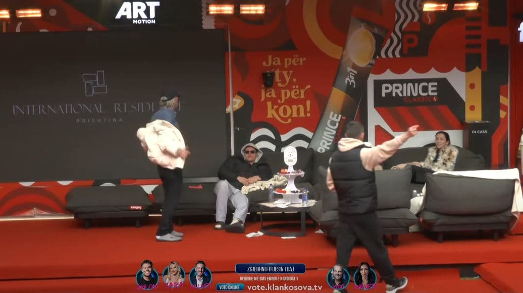 Finalistët në humor të mirë, këndojnë e kërcejnë së bashku (VIDEO)