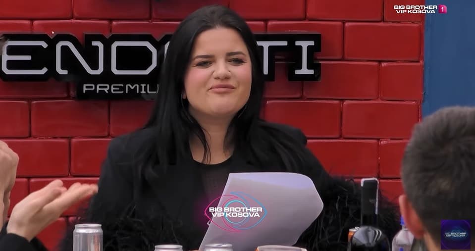 Gresa e qorton Vullnetin se nuk po e respekton darkën, ky i thotë po dukesh si Jozefina Topalli
