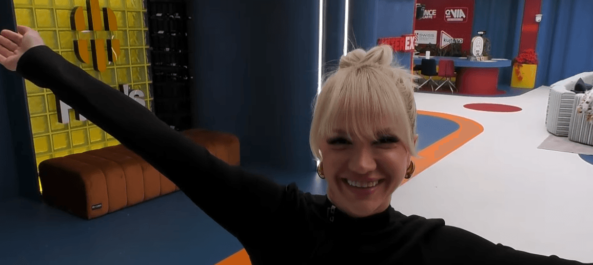 "Jemi në finale", Sara përshëndet dhe falënderon ata që e votuan! (VIDEO)