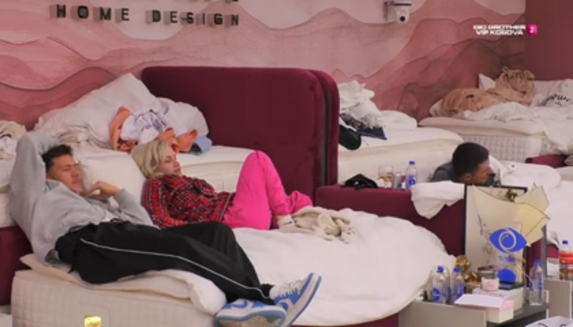 Sara i thotë Drilonit se ishte me fat që foli me familjen