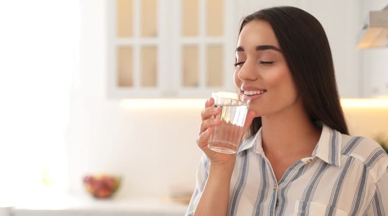Ky zakon pas mëngjesit ndihmon në shëndetin e zorrëve
