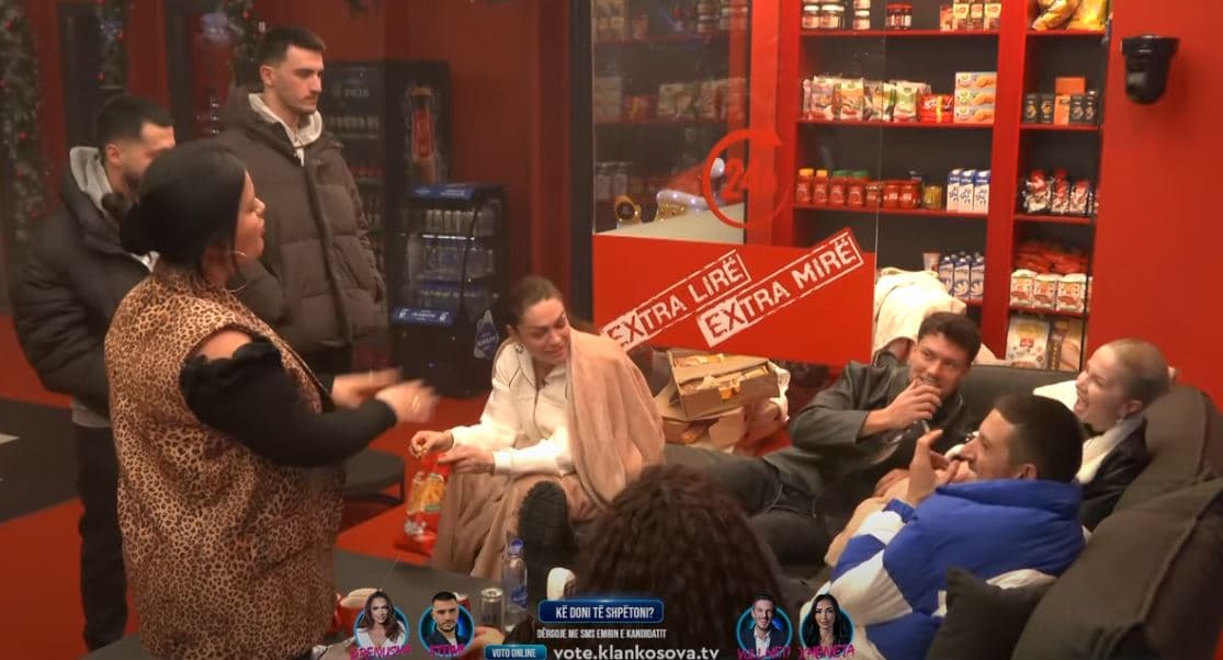 Driloni ngatërron Saren me Gresën, i kërkon puthje kësaj të fundit (VIDEO)