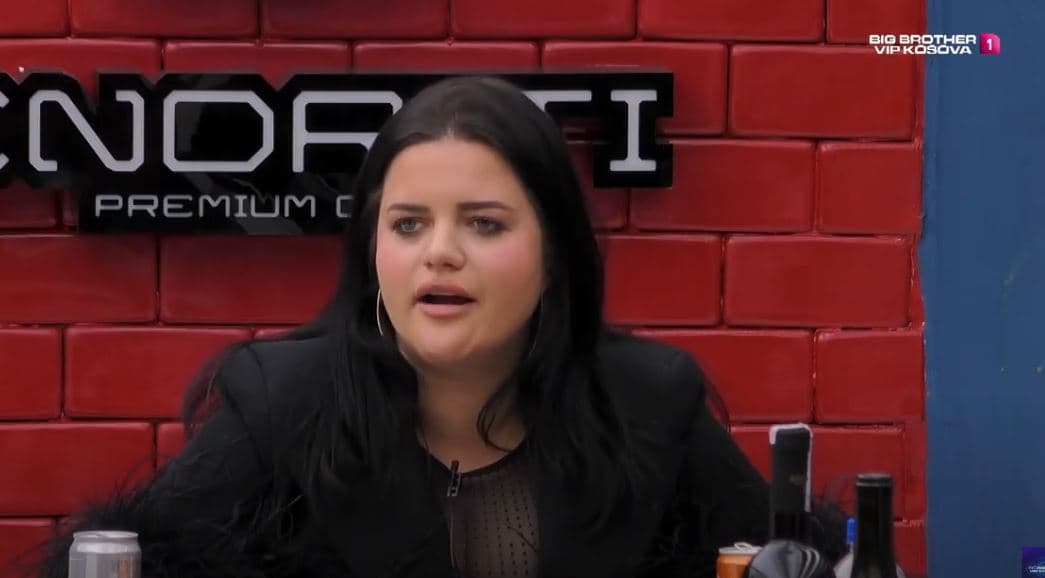 Kë e sheh në finale Gresa përveç vetes dhe Drilonit? (VIDEO)