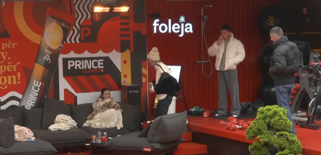 Vazhdon atmosfera fantastike në shtëpi (VIDEO)