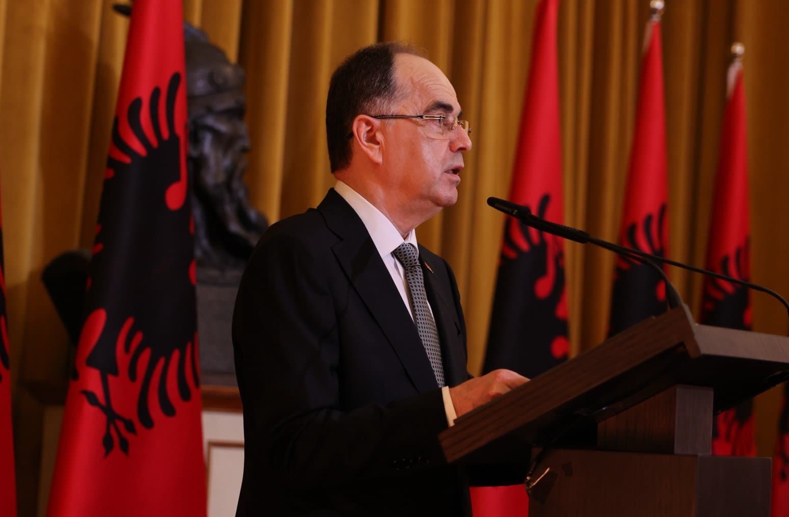 Diaspora shqiptare në SHBA organizon pritje të përzemërt për presidentin Begaj