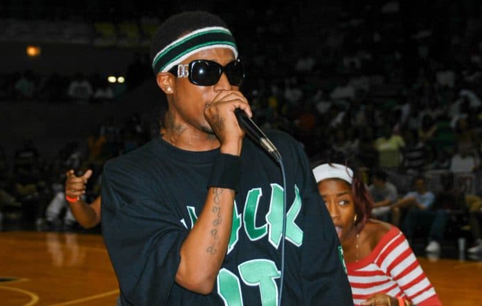 Vdes DJ Unk i hitit “Walk It Out”