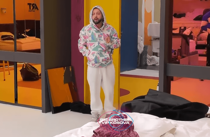 ''Kurrë mos m'prek mo'', Gjesti i ashpër me Xhenetën pasi e gërvishti (VIDEO)