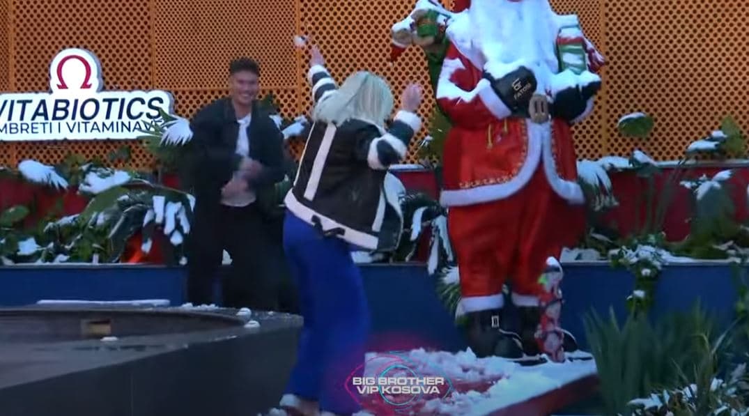 Driloni dhe Sara shijojnë momente argëtuese duke u gjuajtur me topa bore (VIDEO)