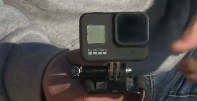 Zhytësi gjen në oqean kamerën e humbur prej 8 muajsh (VIDEO)
