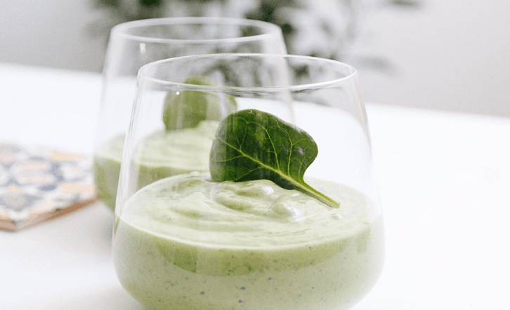 Largoni toksinat nga trupi me një smoothie me spinaq