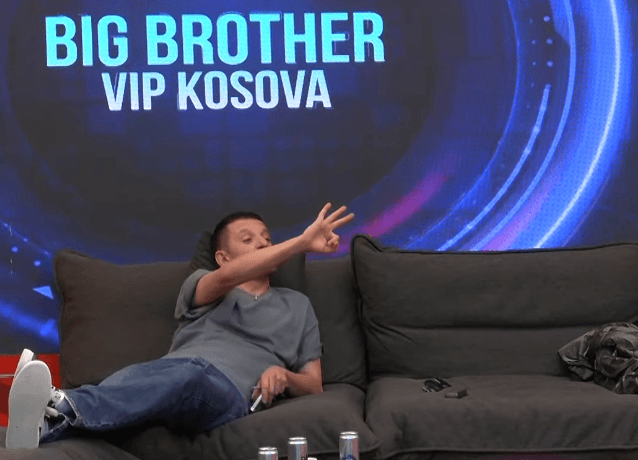 Cila është arsyeja pse Vullneti i thotë Drilonit mos t'i çojë tre gishta? (VIDEO)