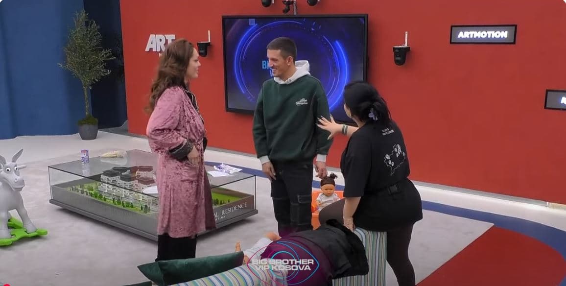 "Gruaja xheloze", Gresa kërkon që të dalë nga shtëpia (VIDEO)