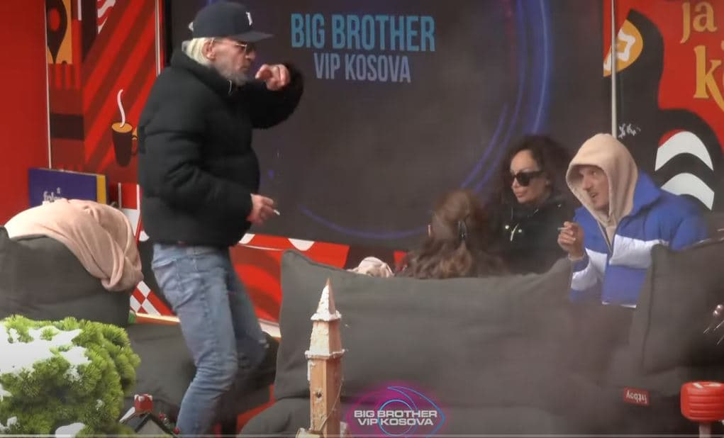 Xuxi nis ditën me një vallëzim spektakolar! (VIDEO)