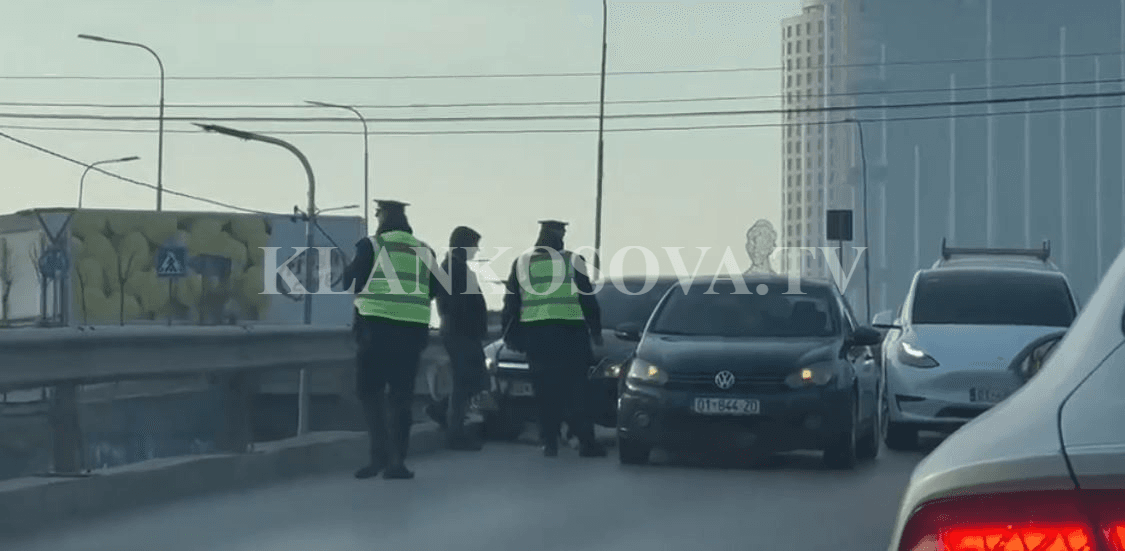 Aksident mes dy veturave në kryeqytet, s’dihet për të lënduar
