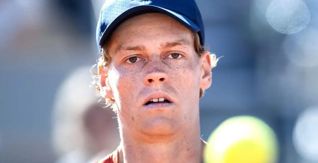 Jannik Sinner pezullohet nga tenisi për tre muaj, doli pozitiv në testin e dopingut