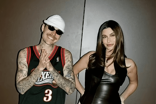 Justin dhe Hailey shfaqen të buzëqeshur pranë njëri-tjetrit