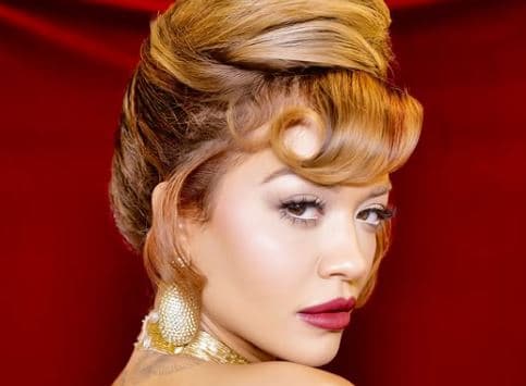 Rita Ora provokon me fotografinë e fundit