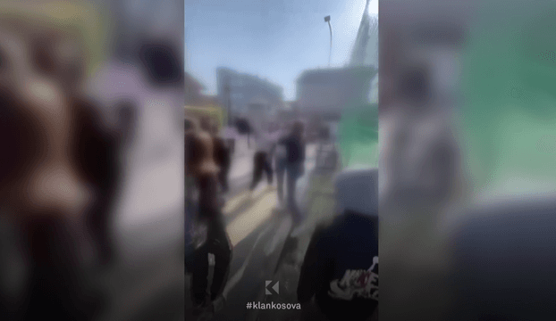 Rrahje e rëndë mes disa nxënëseve pranë një shkolle, dyshohet se ndodhi në Kolovicë (VIDEO)
