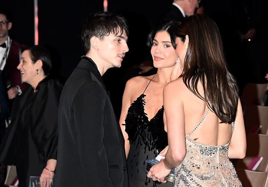 Timothee dhe Kylie shfaqen bashkë në Tapetin e Kuq