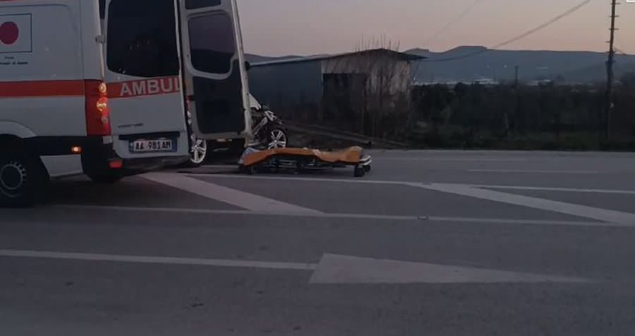 Një 33-vjeçar ka vdekur si pasojë e një aksidenti në aksin rrugor Berat-Dimal