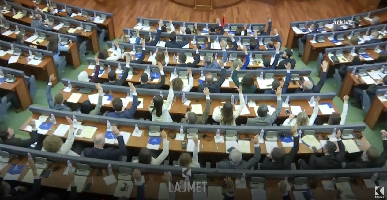 Afati 30 ditor: Betohen deputetët, nuk zgjidhet kryekuvendari (VIDEO)