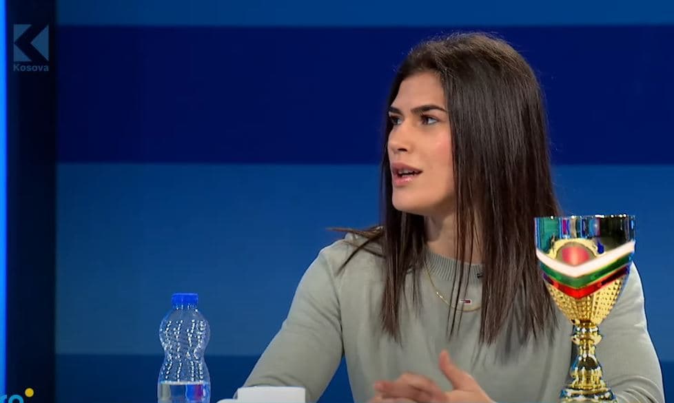 Më e mira në botë! Donjeta Sadiku bëri histori, tregon sa vlerë ka medalja e artë që e fitoi (VIDEO)