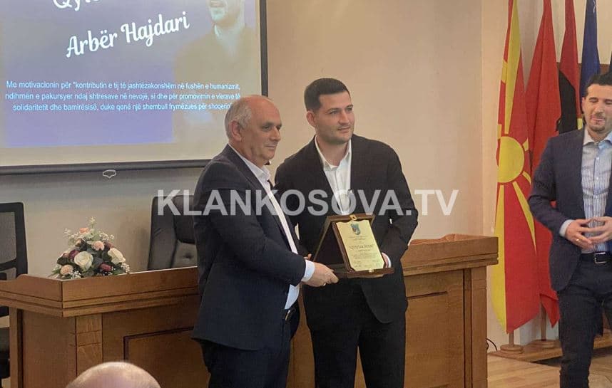 Arbër Hajdari shpallet 'Qytetar Nderi' në Dibër