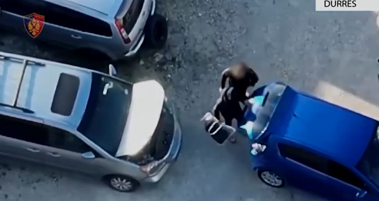 Shqipëri: Arrestohen tre persona, u kapen në flagrancë për shit-blerje të kanabisit
