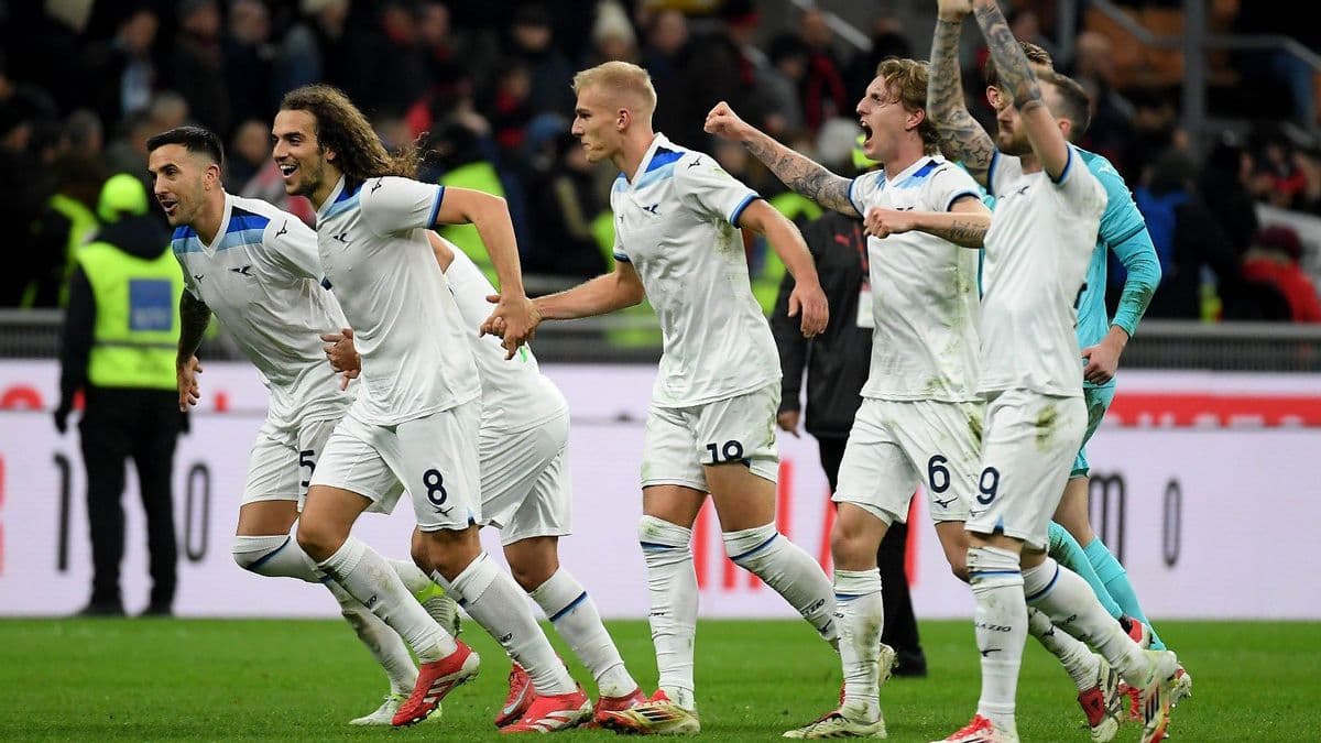 Edhe pse i përjashtohen dy lojtarë nga fusha, Lazio shënon gol dhe fiton në Plzen