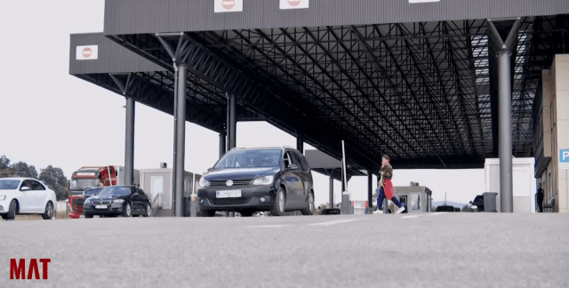 Përveç sa dërgojnë, mërgimtarë tregojnë se sa shpenzojnë gjatë qëndrimit në Kosovë (VIDEO)