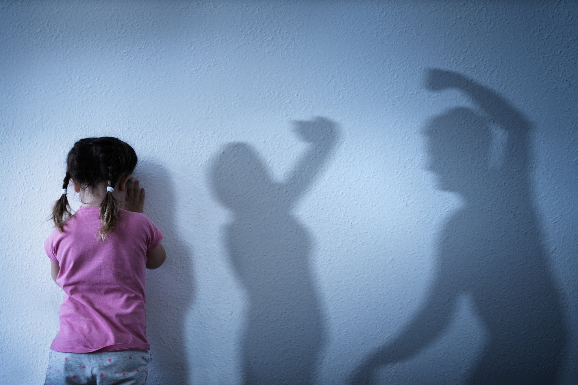 Dhuna në familje: Tre persona të arrestuar për 24 orë në Kosovë