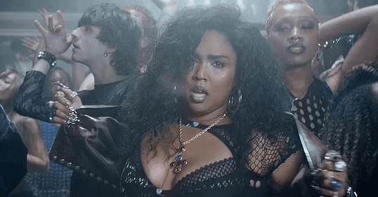 Lizzo rikthehet me këngë pas dy vjetësh (VIDEO)