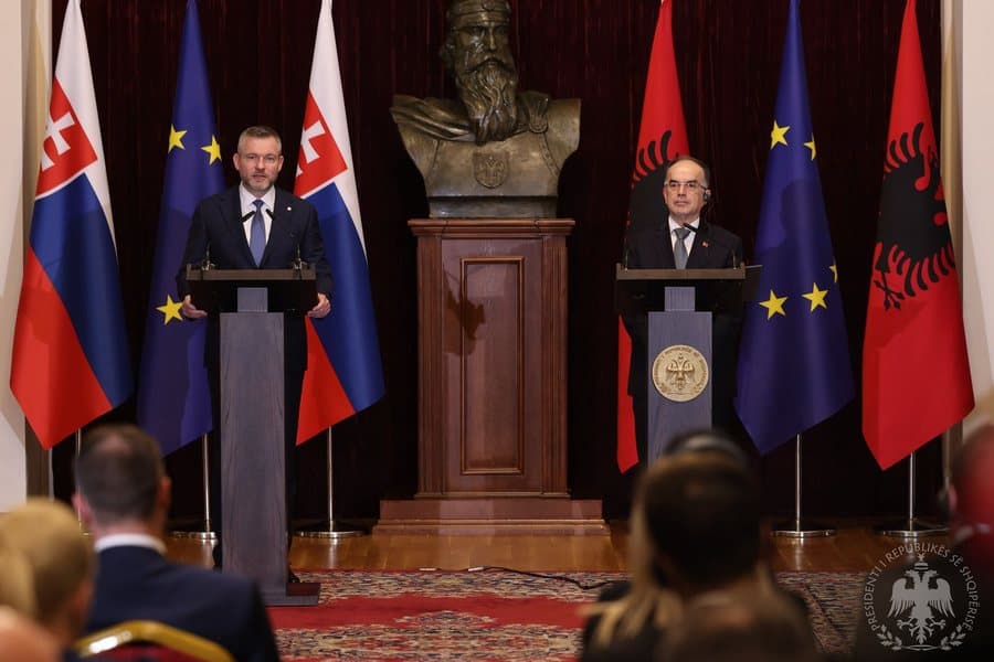 Mosnjohja e Kosovës, presidenti sllovak nga Tirana: Shqiptarët i kemi miq, por vendimi është diplomatik