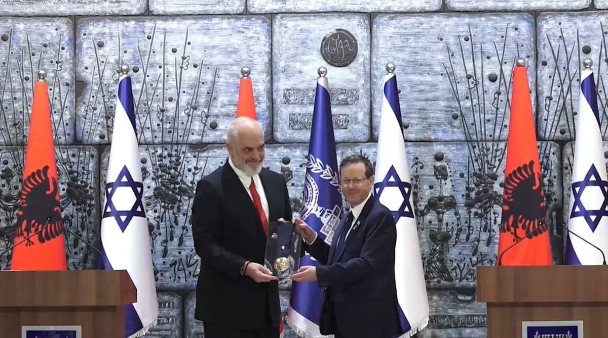 Edi Rama nderohet me medalje presidenciale nga Izraeli, Herzog: Mirënjohës për atë që keni bërë për hebrenjtë