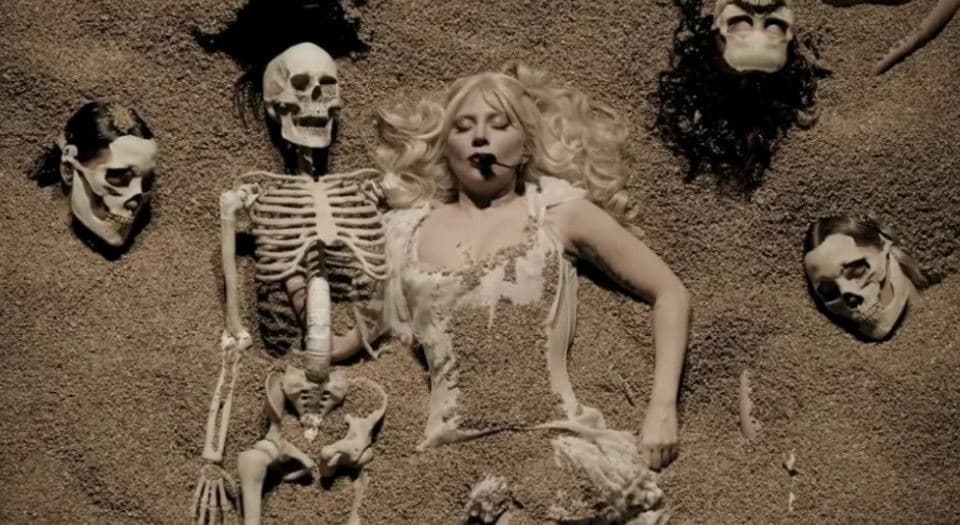 Lady Gaga me paraqitje spektakolare në Coachella